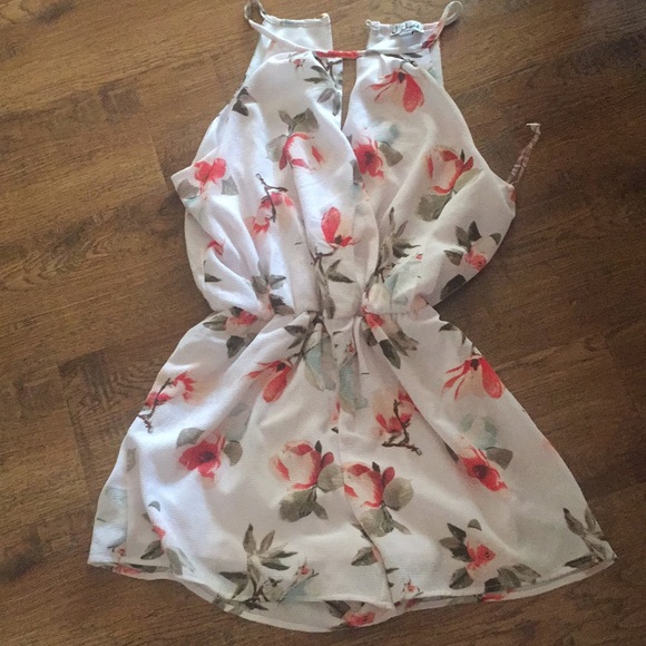 Clothes - Picture 3 of 5